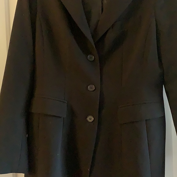 Long, fitted black blazer from Apostrophe. Excellent condition. - Picture 3 of 5